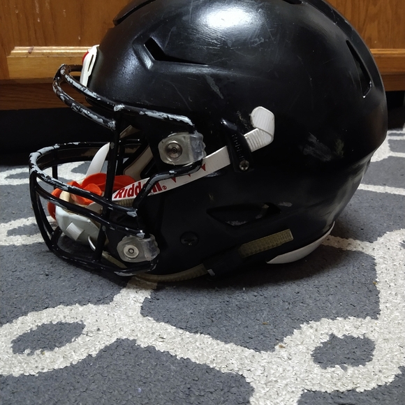 Used Adult Large Riddell Speedflex R41195 Helmet - Picture 6 of 6